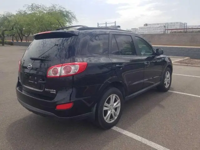 2011 HYUNDAI SANTA FE SE  