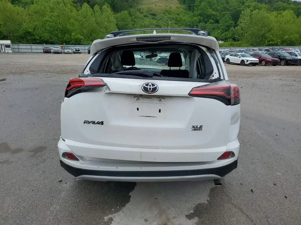 2016 TOYOTA RAV4 XLE  