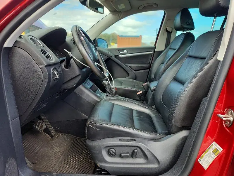2013 VOLKSWAGEN TIGUAN S  