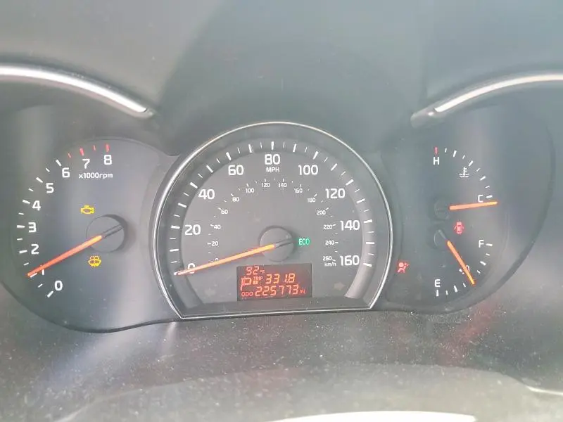 2014 KIA SORENTO LX  