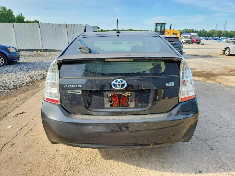 2010 TOYOTA PRIUS III  