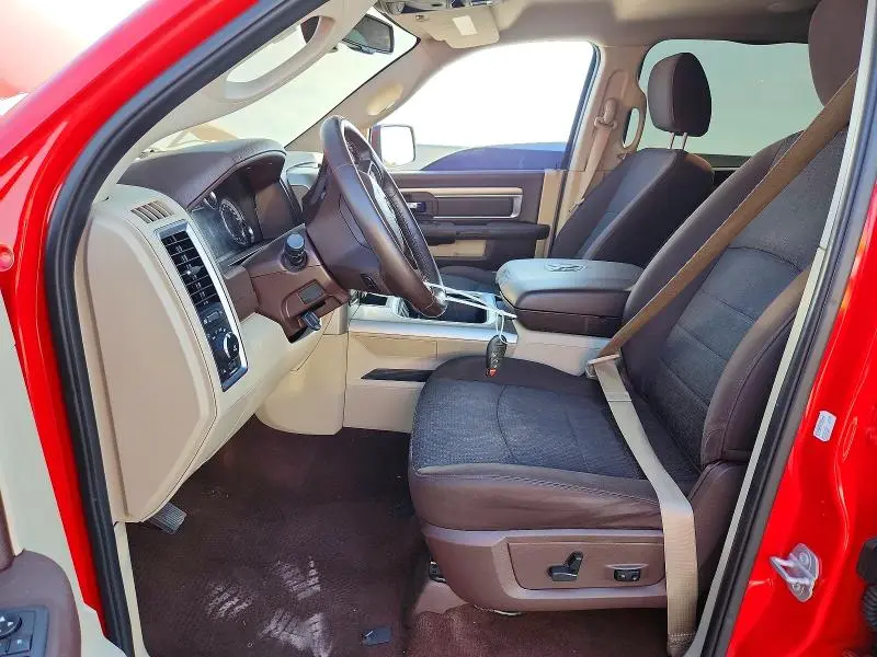 2016 RAM 1500 SLT  