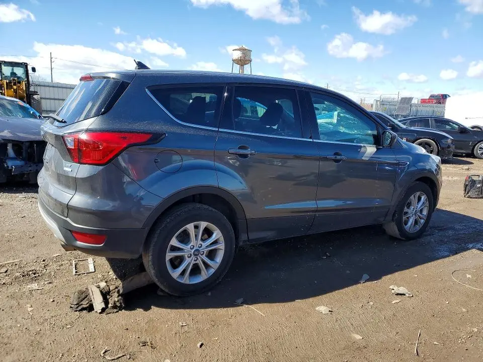 2019 FORD ESCAPE SE  