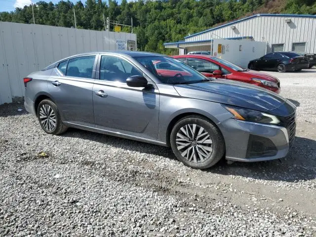 2024 NISSAN ALTIMA SV