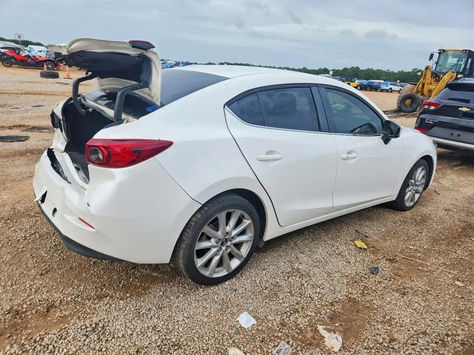 2017 MAZDA 3 TOURING  