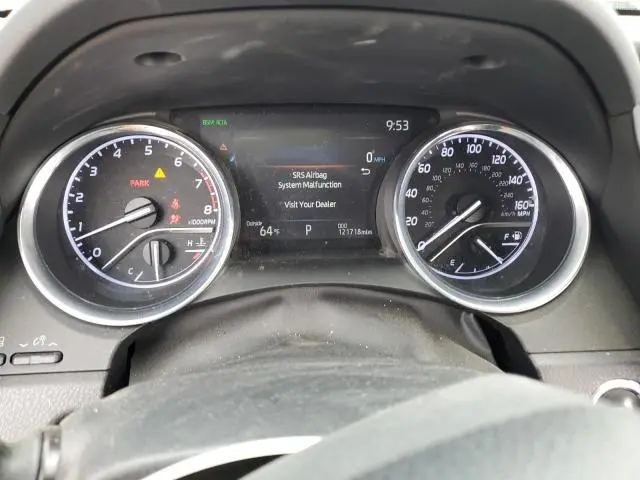 2020 TOYOTA CAMRY XLE  