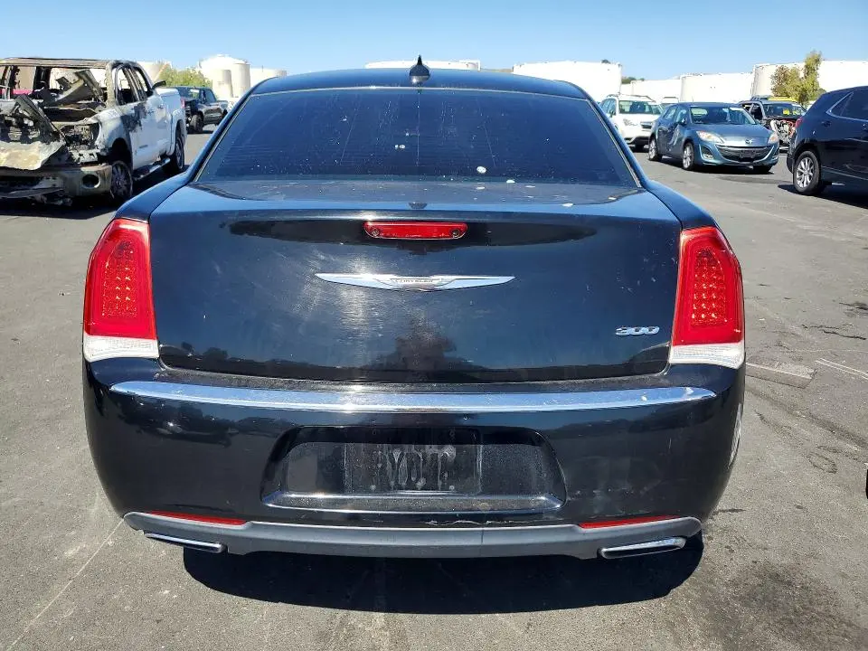 2016 CHRYSLER 300 LIMITED  