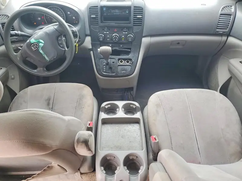 2010 KIA SEDONA LX  
