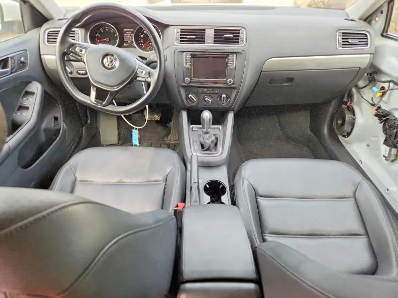 2017 VOLKSWAGEN JETTA SE  