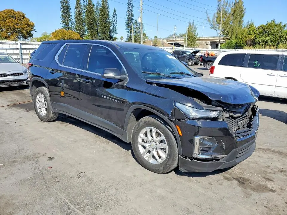 2023 CHEVROLET TRAVERSE LS  