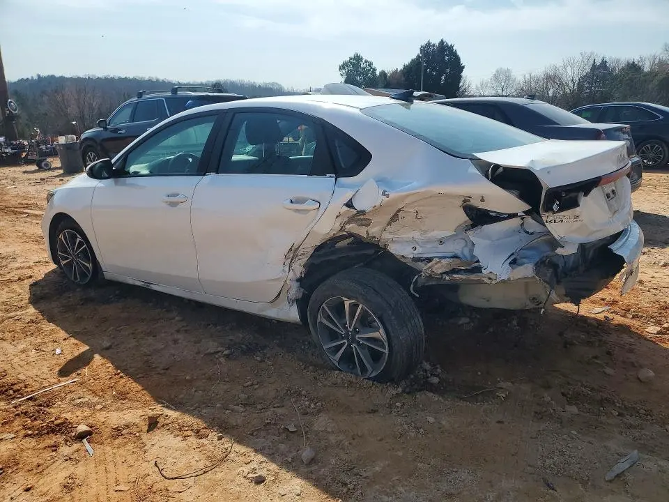 2024 KIA FORTE LXS  