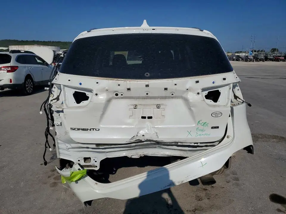 2018 KIA SORENTO LX  