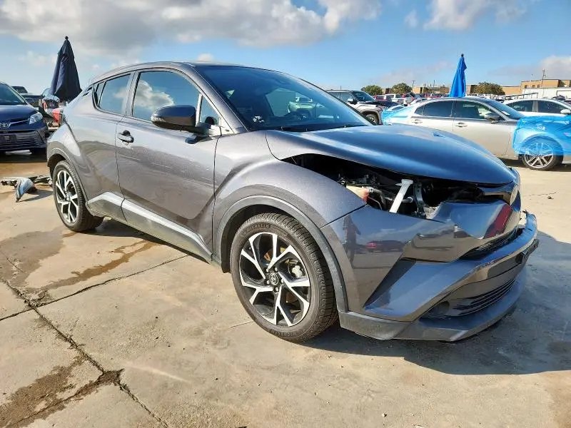 2018 TOYOTA C-HR XLE  