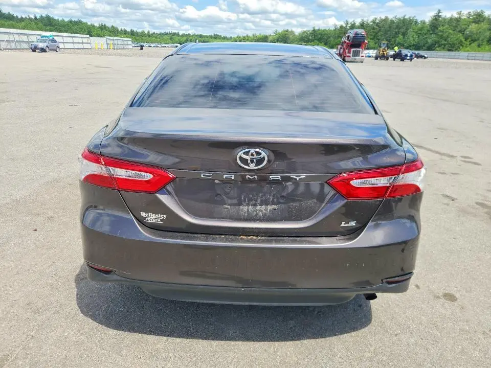 2018 TOYOTA CAMRY LE  