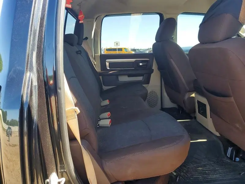 2015 RAM 1500 SLT  