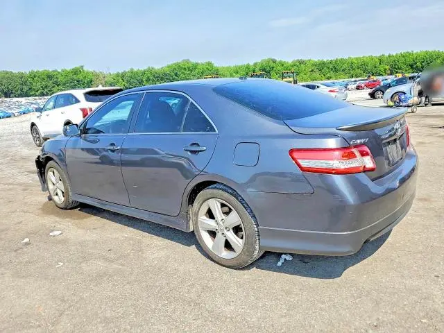 2011 TOYOTA CAMRY SE  
