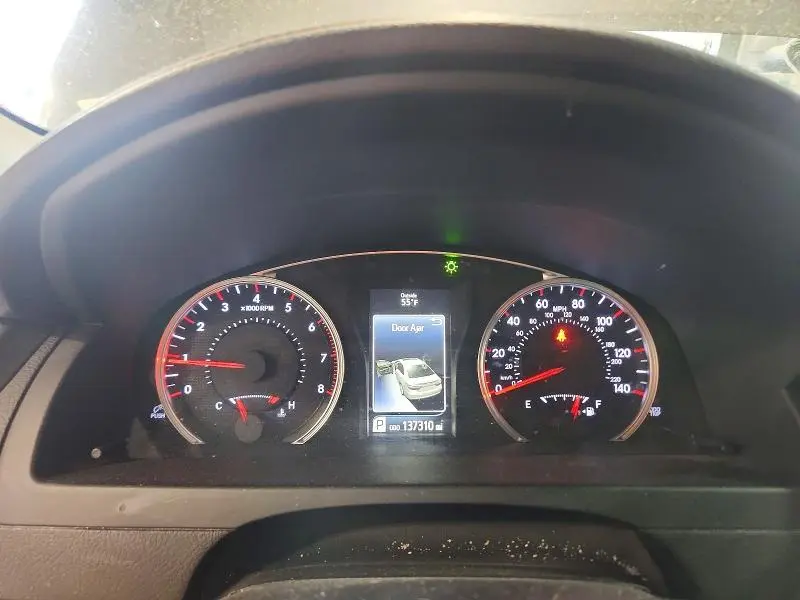 2017 TOYOTA CAMRY SE  