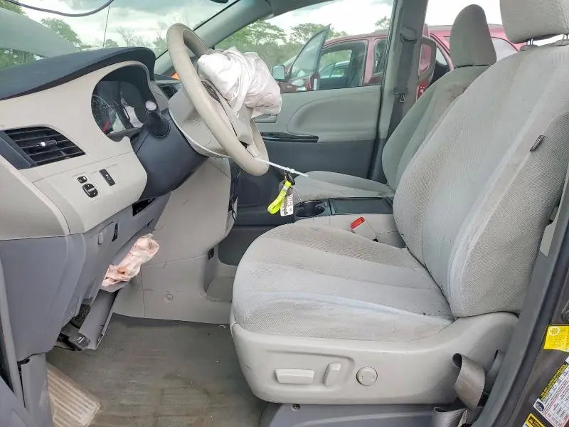 2012 TOYOTA SIENNA LE  