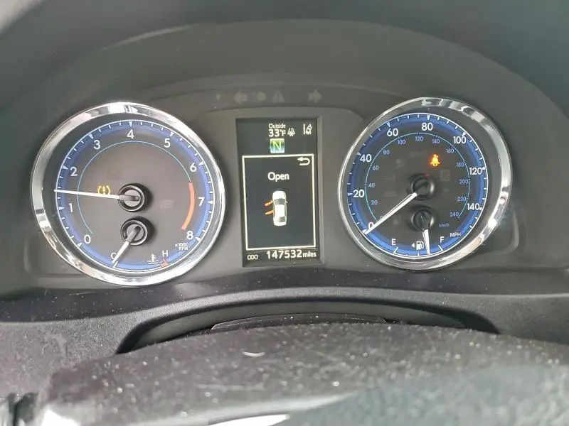 2018 TOYOTA COROLLA SE  