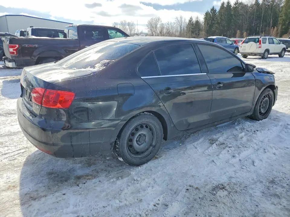 2013 VOLKSWAGEN JETTA   