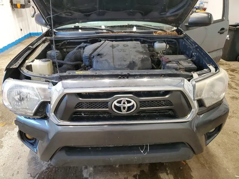 2015 TOYOTA TACOMA V6  