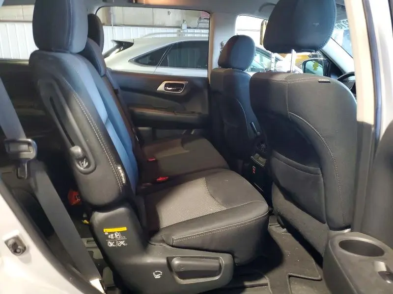 2018 NISSAN PATHFINDER SV  