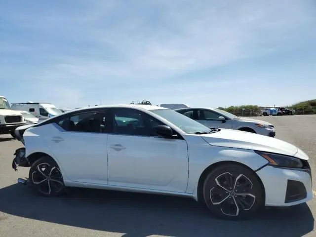 2024 NISSAN ALTIMA SR  