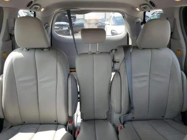 2012 TOYOTA SIENNA XLE