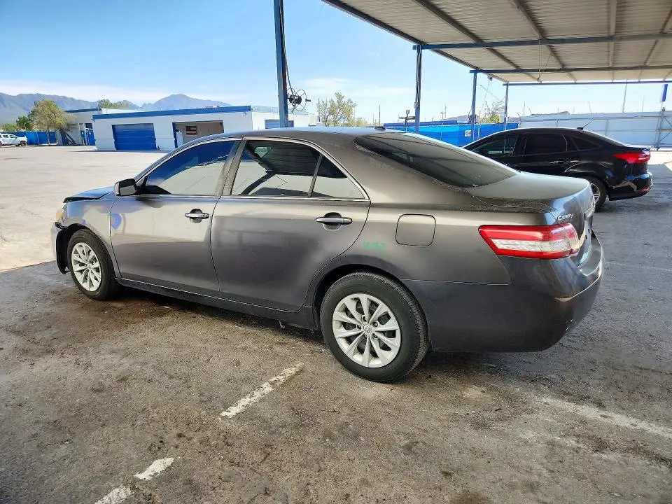 2011 TOYOTA CAMRY LE  
