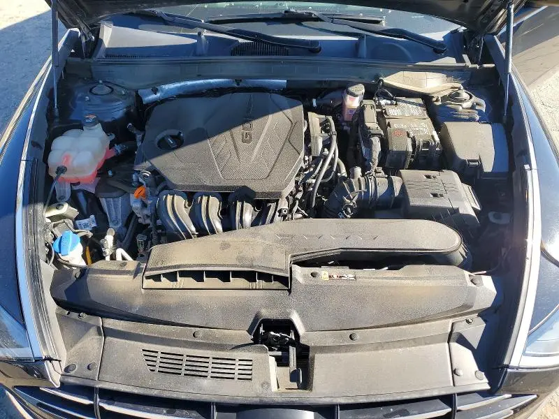 2022 HYUNDAI SONATA SE  