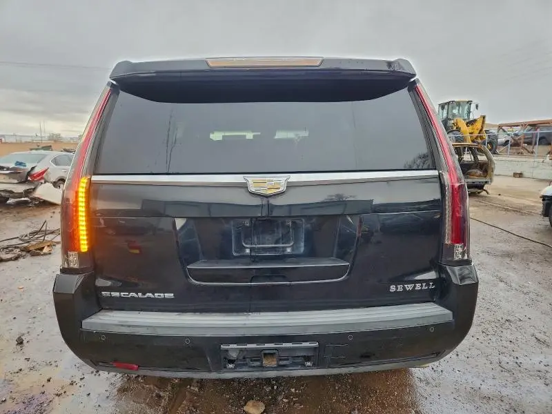 2016 CADILLAC ESCALADE LUXURY  