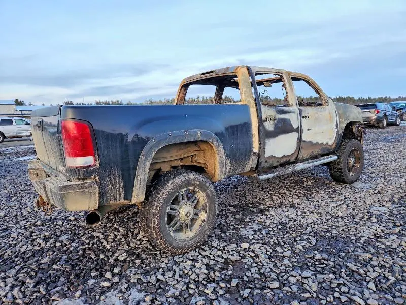 2011 GMC SIERRA K2500 DENALI  