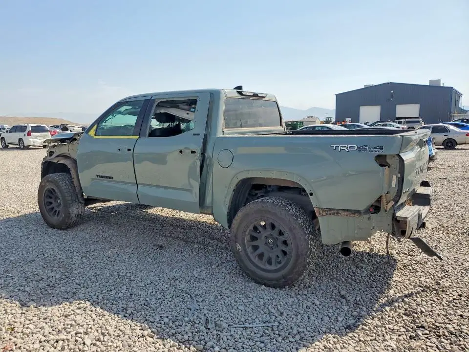 2022 TOYOTA TUNDRA SR5  