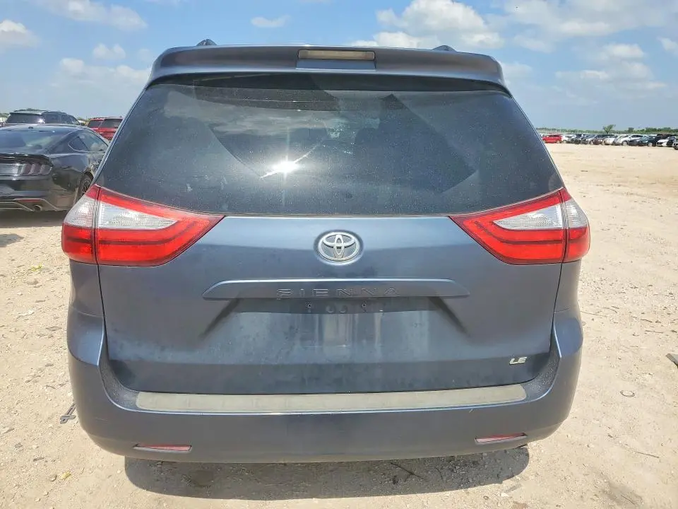 2016 TOYOTA SIENNA LE  