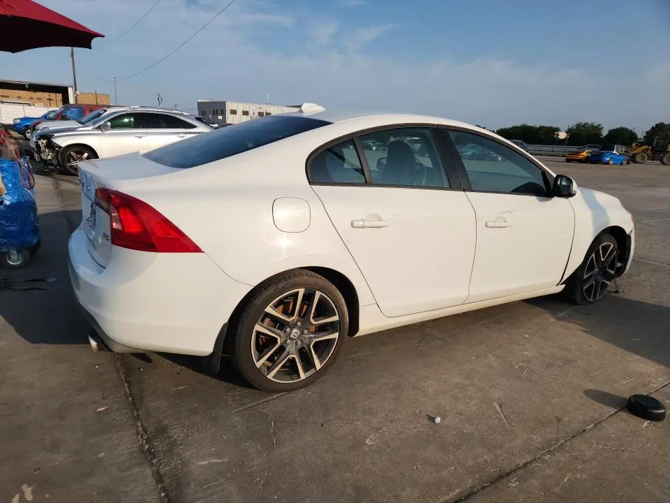 2018 VOLVO S60 DYNAMIC  