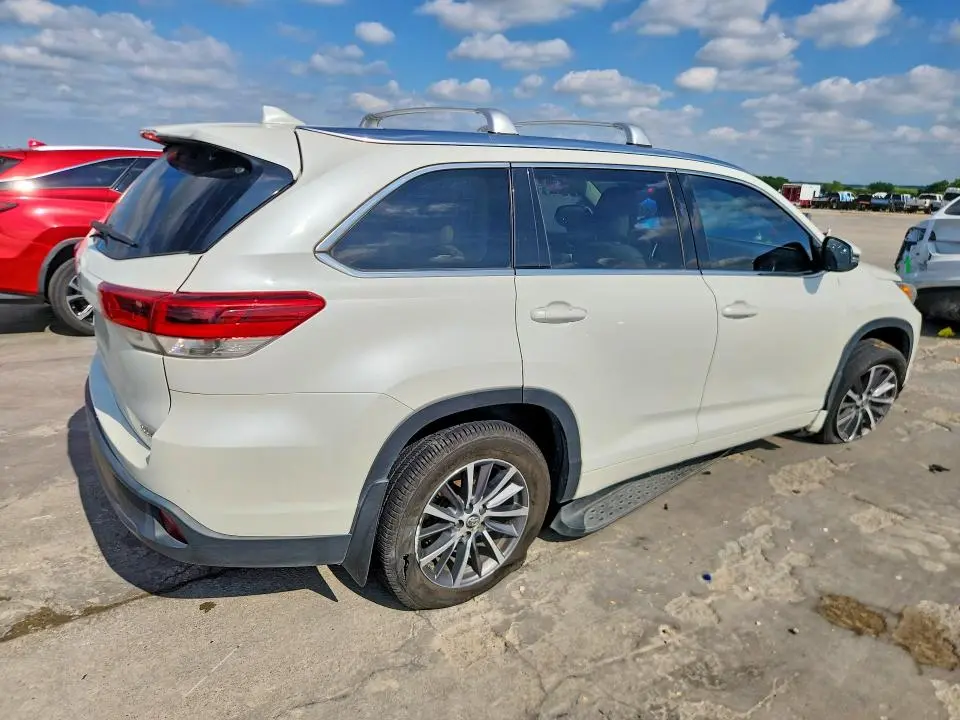 2018 TOYOTA HIGHLANDER XLE  