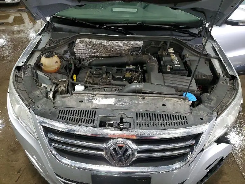 2011 VOLKSWAGEN TIGUAN S  