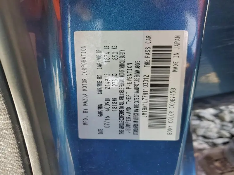 2017 MAZDA 3 TOURING  