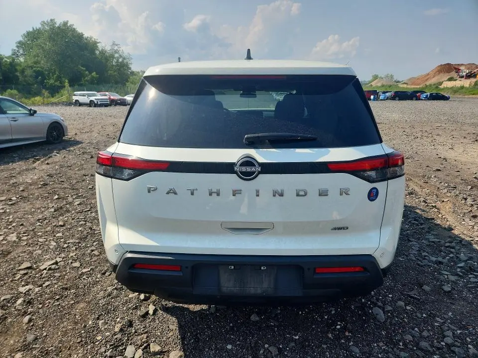 2024 NISSAN PATHFINDER S  