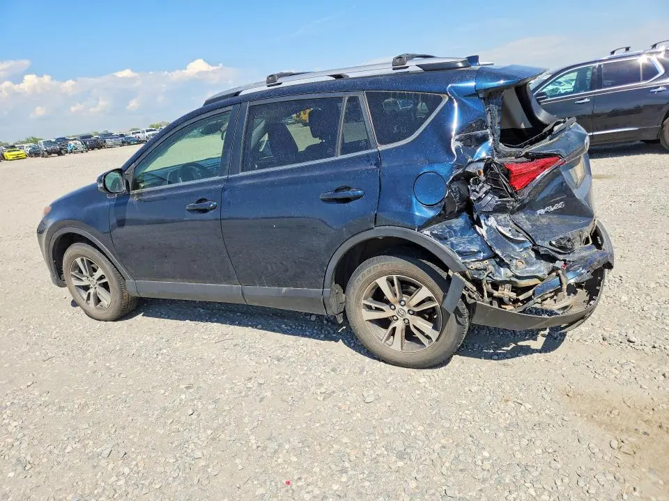 2017 TOYOTA RAV4 XLE  