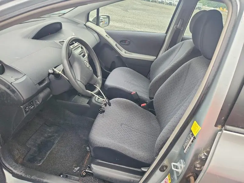 2010 TOYOTA YARIS BASE  