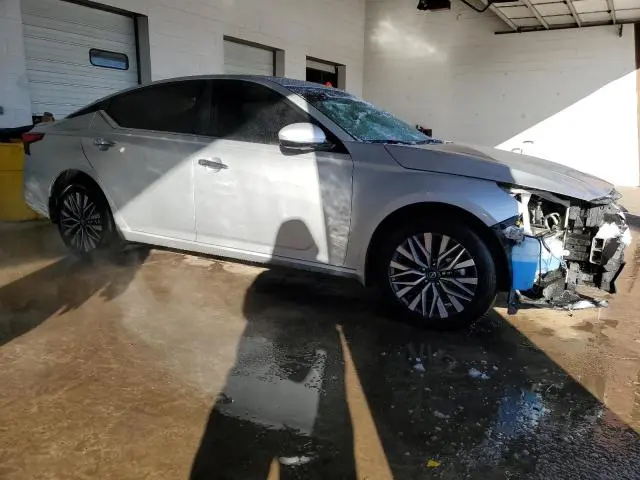 2023 NISSAN ALTIMA SV  