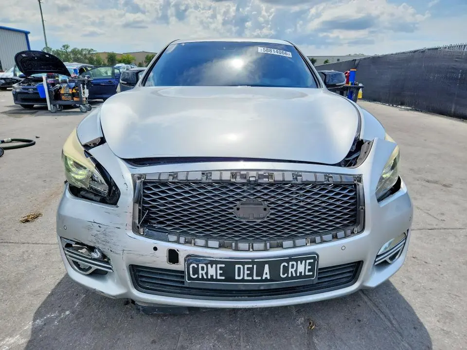 2015 INFINITI Q70 3.7  