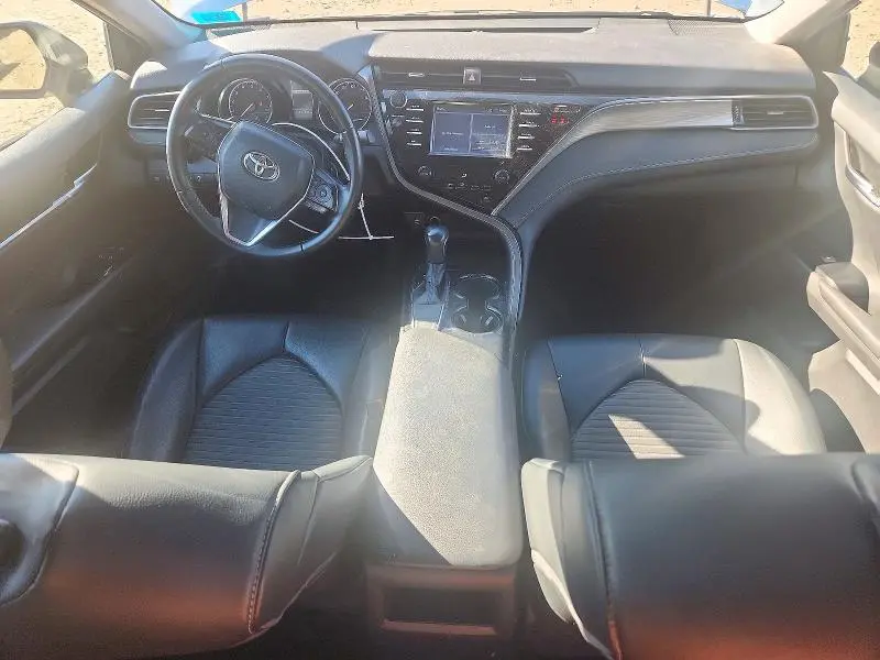 2019 TOYOTA CAMRY SE  
