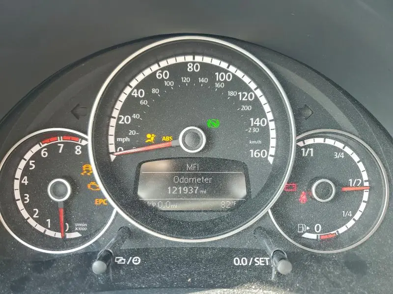 2015 VOLKSWAGEN BEETLE 1.8T  