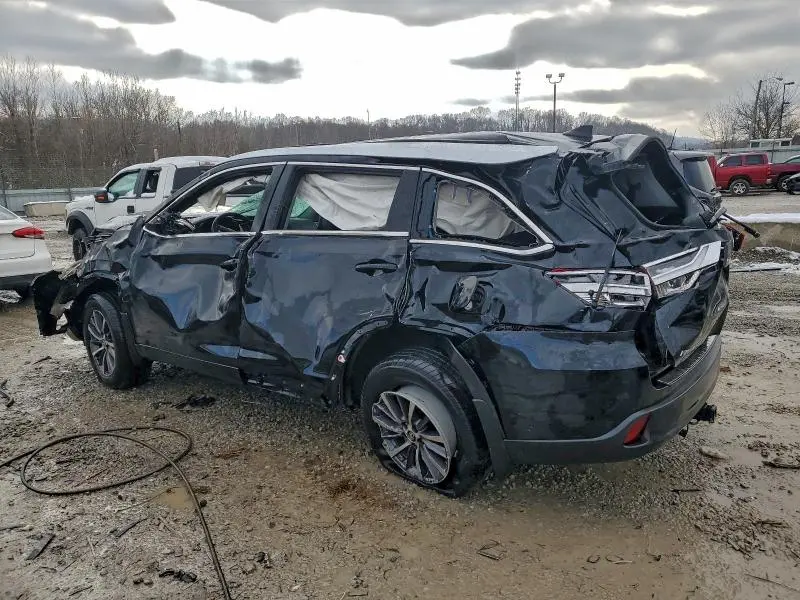 2017 TOYOTA HIGHLANDER SE  