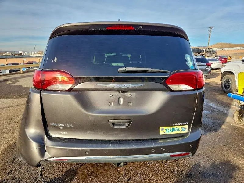 2017 CHRYSLER PACIFICA LIMITED  