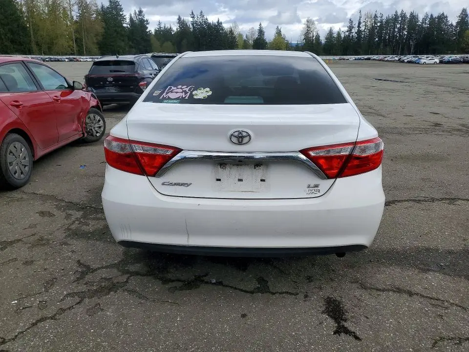 2015 TOYOTA CAMRY LE  