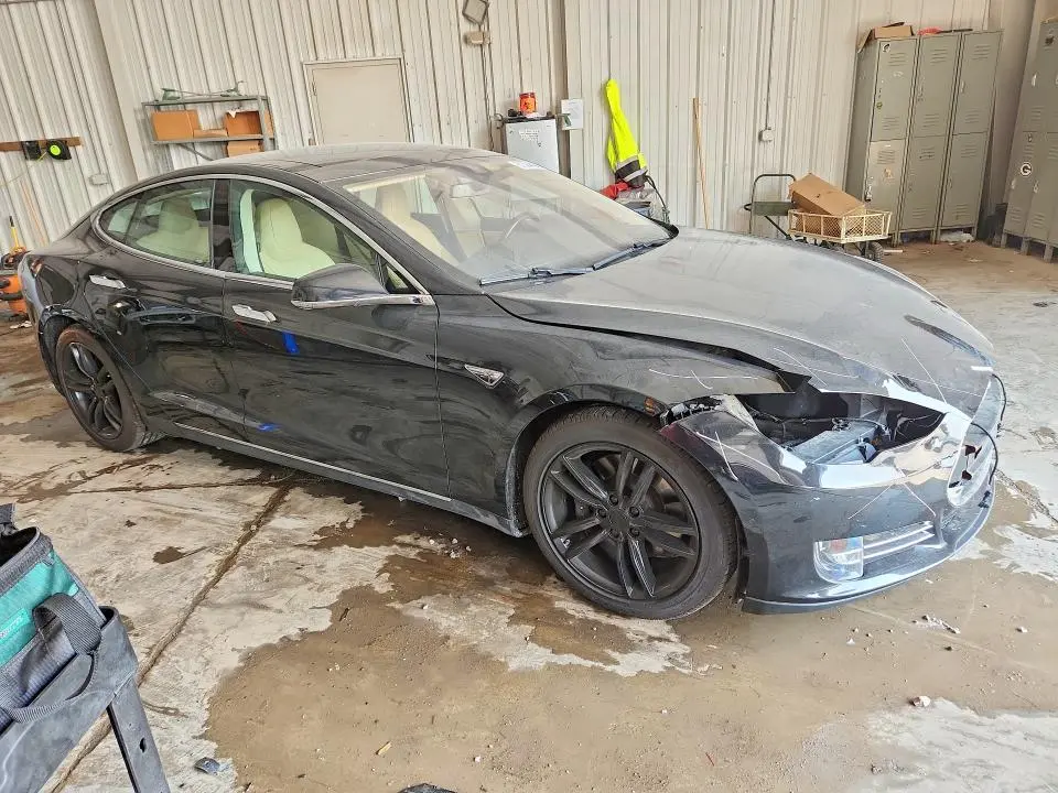 2015 TESLA MODEL S 85D  