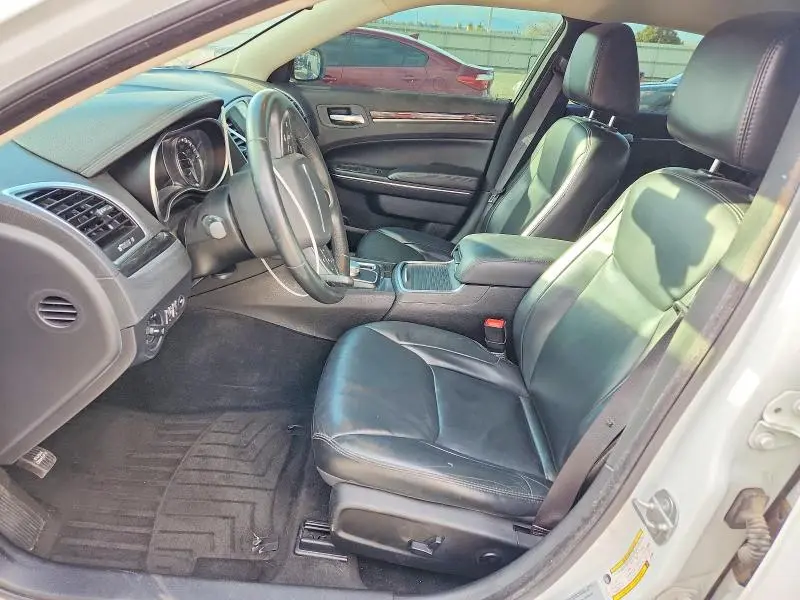 2016 CHRYSLER 300 LIMITED  